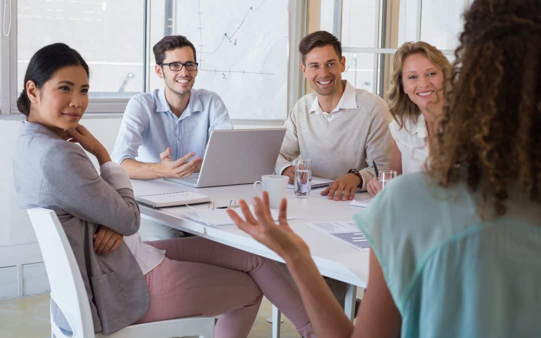 ¿Qué tal el verano? Cuando hablar de lo personal en el trabajo no es una distracción, sino una oportunidad
