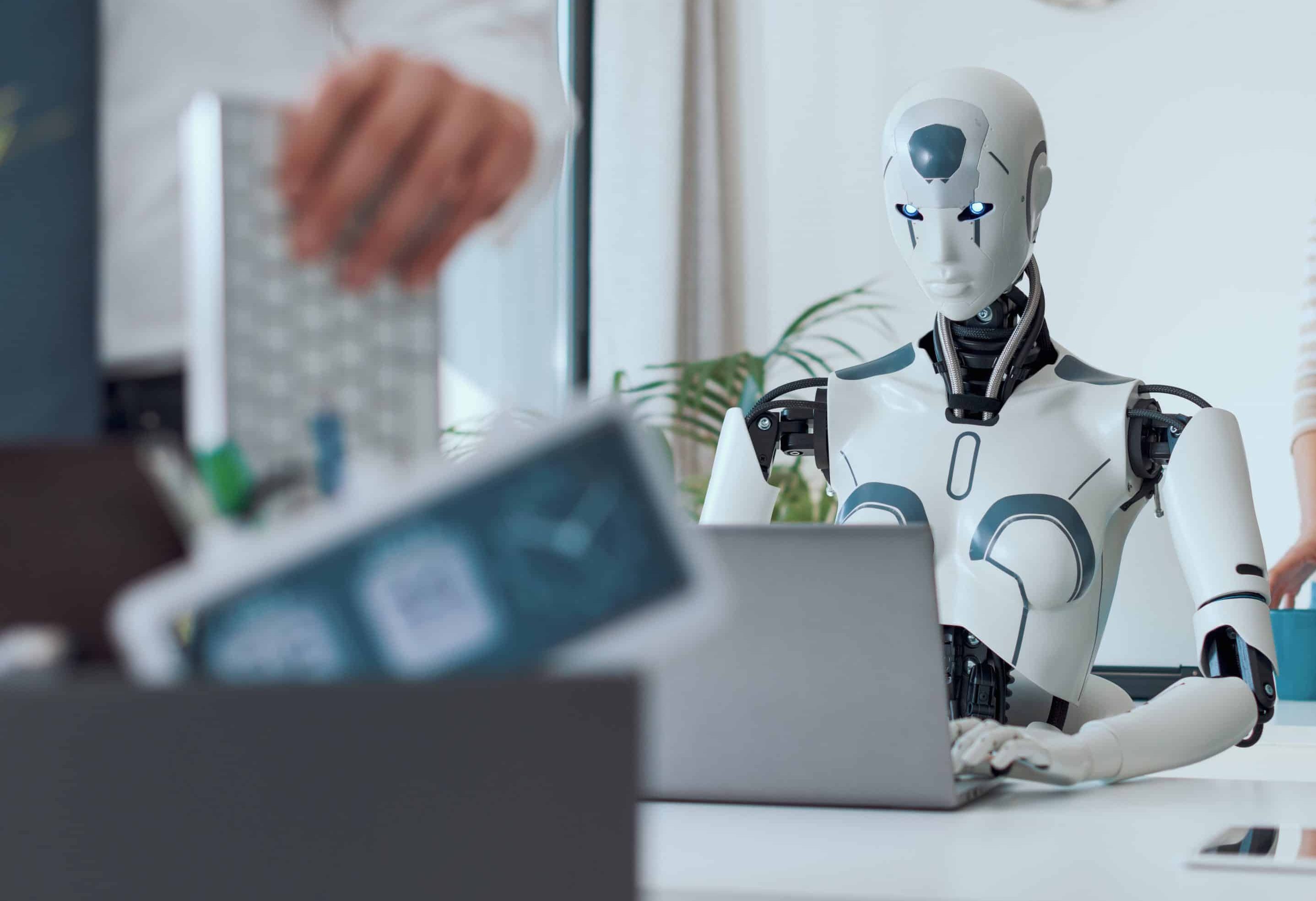 IA trabajando con personas
